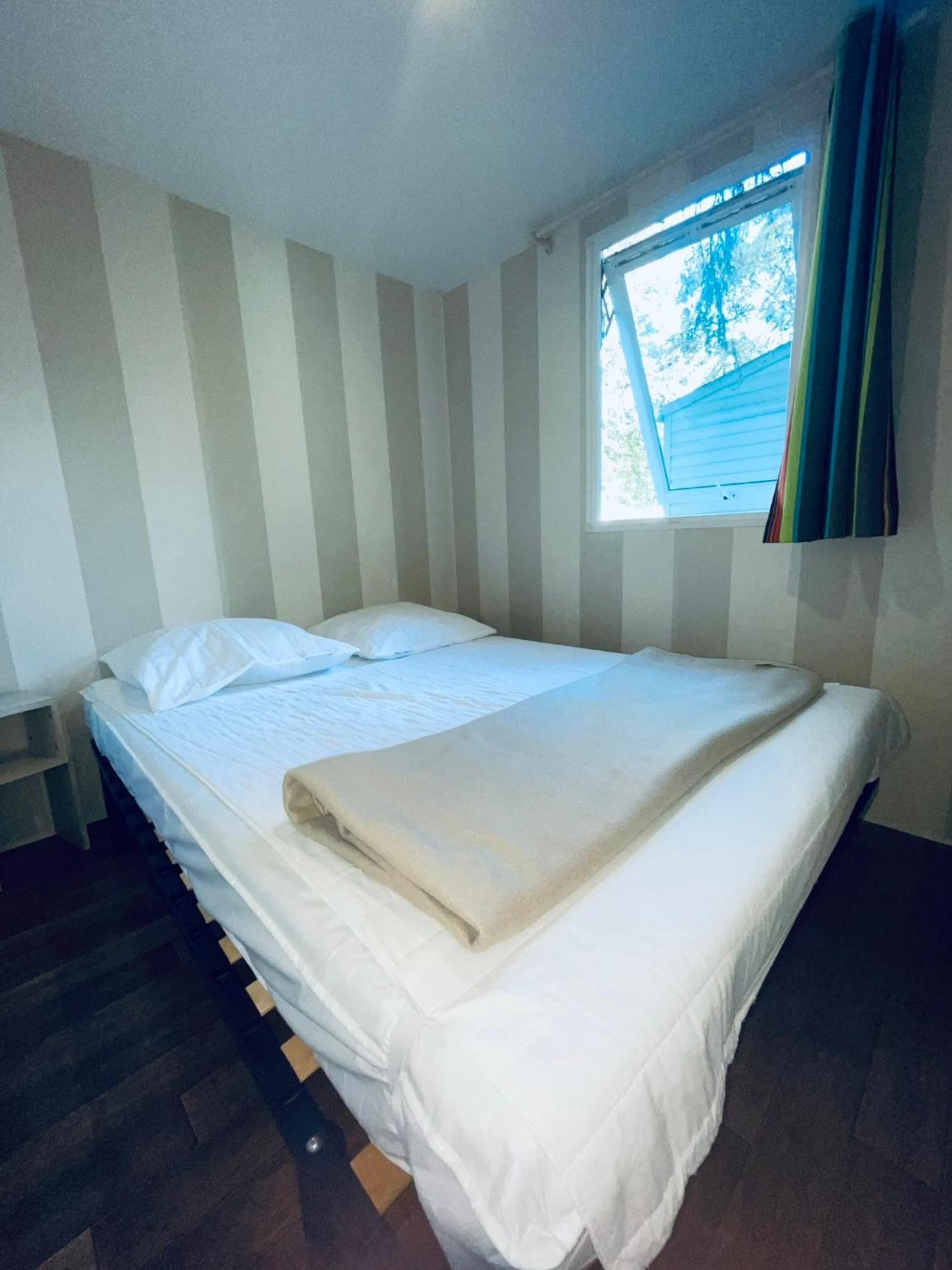 Chez Philippe Et Sylvie - 2 Bungalows Pour 5 Proche Europa-Park Boofzheim Room photo